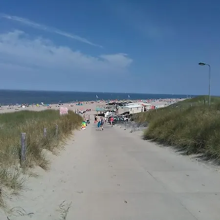 Bas, Strandhuisje Op 900 Meter Zee & Strand! Daire