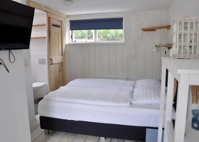 Apartment Bas, Strandhuisje Op 900 Meter Zee & Strand! *