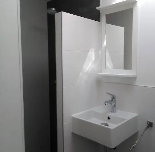 Bas, Strandhuisje Op 900 Meter Zee & Strand!