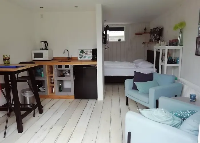 Bas, Strandhuisje Op 900 Meter Zee & Strand! *