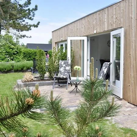 Bas, Strandhuisje Op 900 Meter Zee & Strand! * Callantsoog