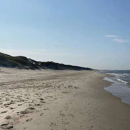 Bas, Strandhuisje Op 900 Meter Zee & Strand! Callantsoog