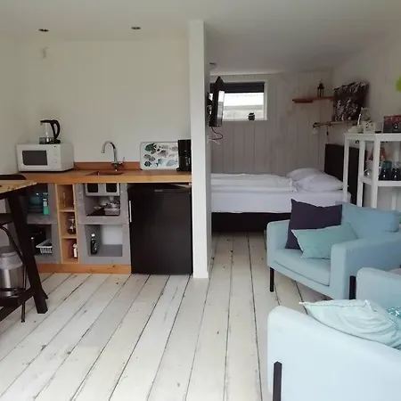 Bas, Strandhuisje Op 900 Meter Zee & Strand! *