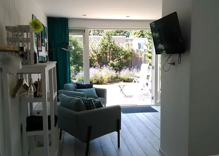 Bas, Strandhuisje Op 900 Meter Zee & Strand! 아파트