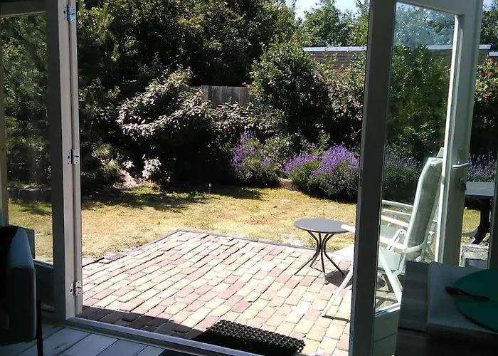 Bas, Strandhuisje Op 900 Meter Zee & Strand! 아파트 칼란트소그